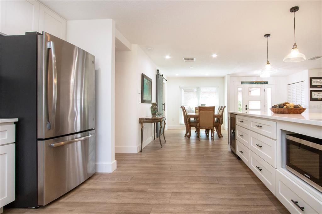 En Venta: $619,000 (3 camas, 3 baños, 2270 Pies cuadrados)