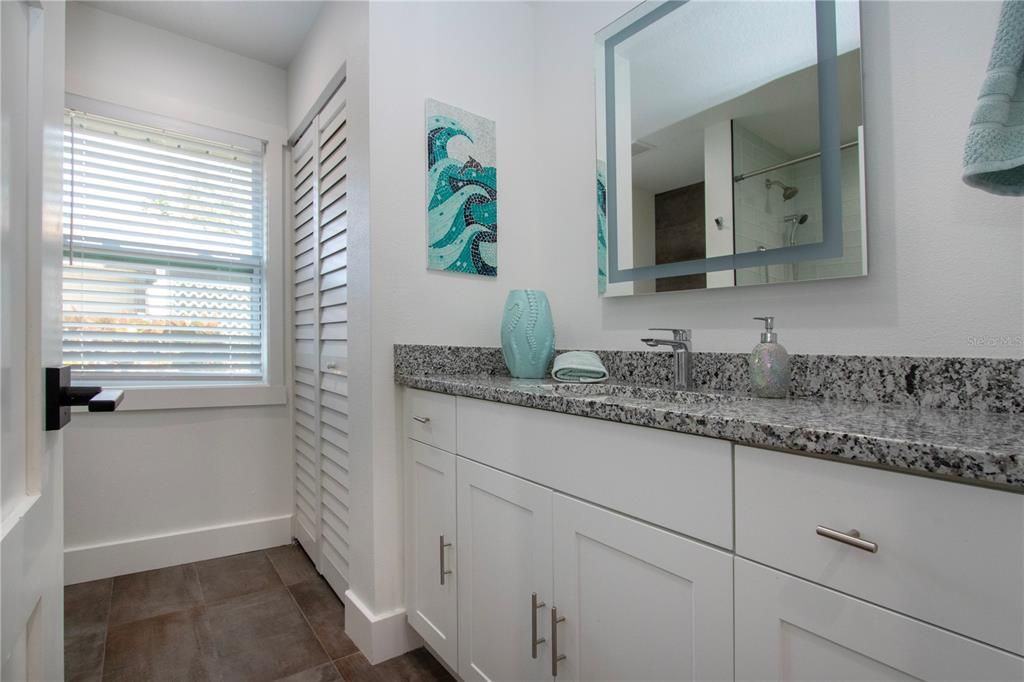 En Venta: $619,000 (3 camas, 3 baños, 2270 Pies cuadrados)