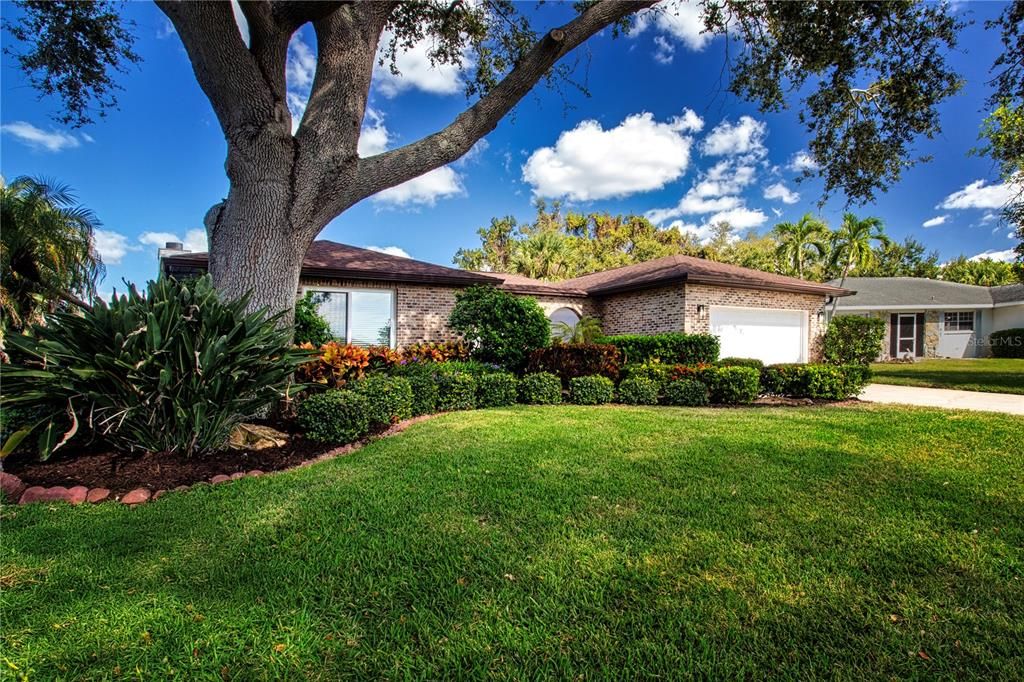 En Venta: $619,000 (3 camas, 3 baños, 2270 Pies cuadrados)