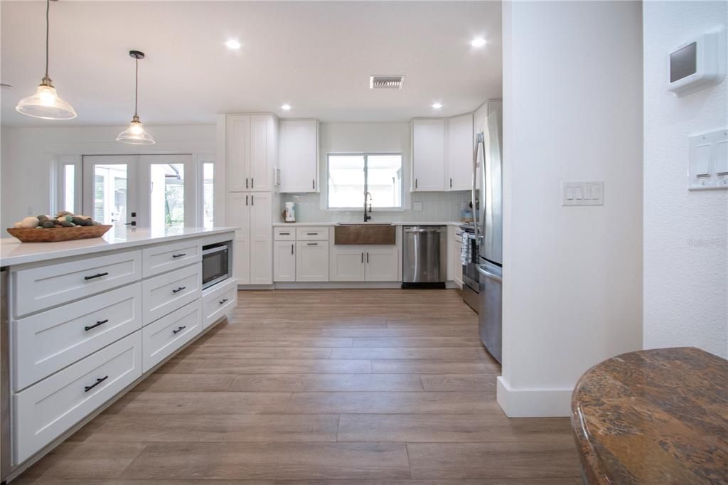 En Venta: $619,000 (3 camas, 3 baños, 2270 Pies cuadrados)