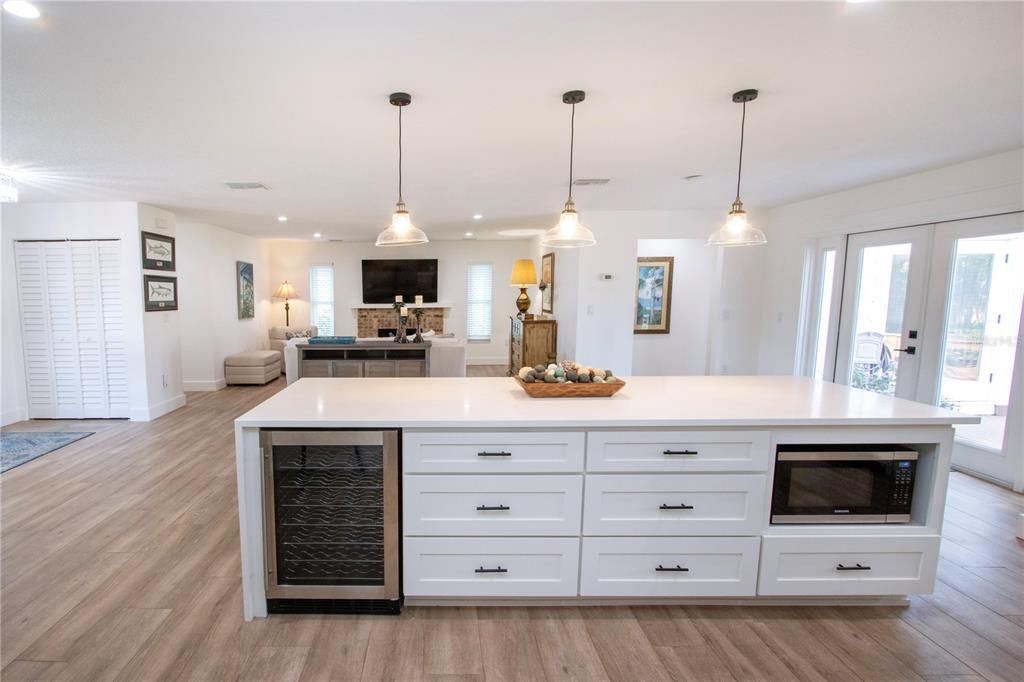 En Venta: $619,000 (3 camas, 3 baños, 2270 Pies cuadrados)