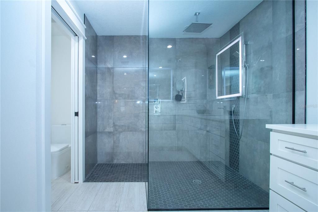 En Venta: $619,000 (3 camas, 3 baños, 2270 Pies cuadrados)