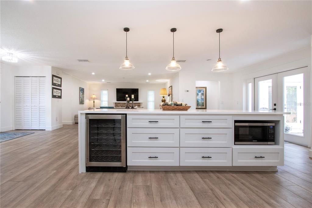 En Venta: $619,000 (3 camas, 3 baños, 2270 Pies cuadrados)