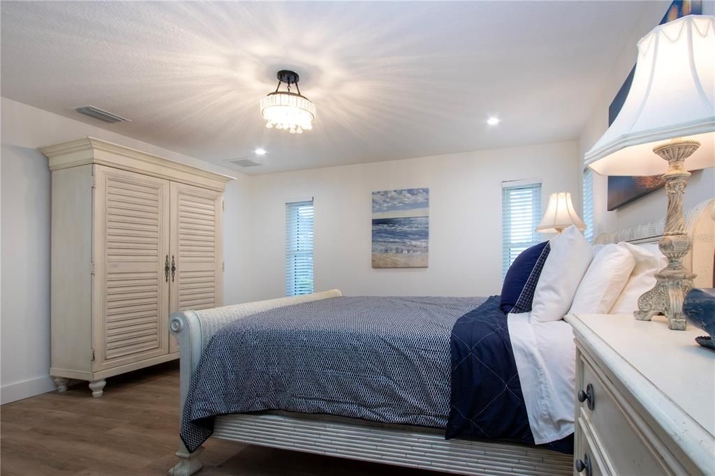 En Venta: $619,000 (3 camas, 3 baños, 2270 Pies cuadrados)