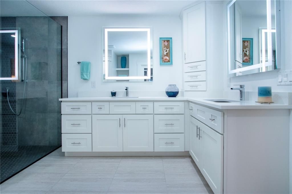 En Venta: $619,000 (3 camas, 3 baños, 2270 Pies cuadrados)