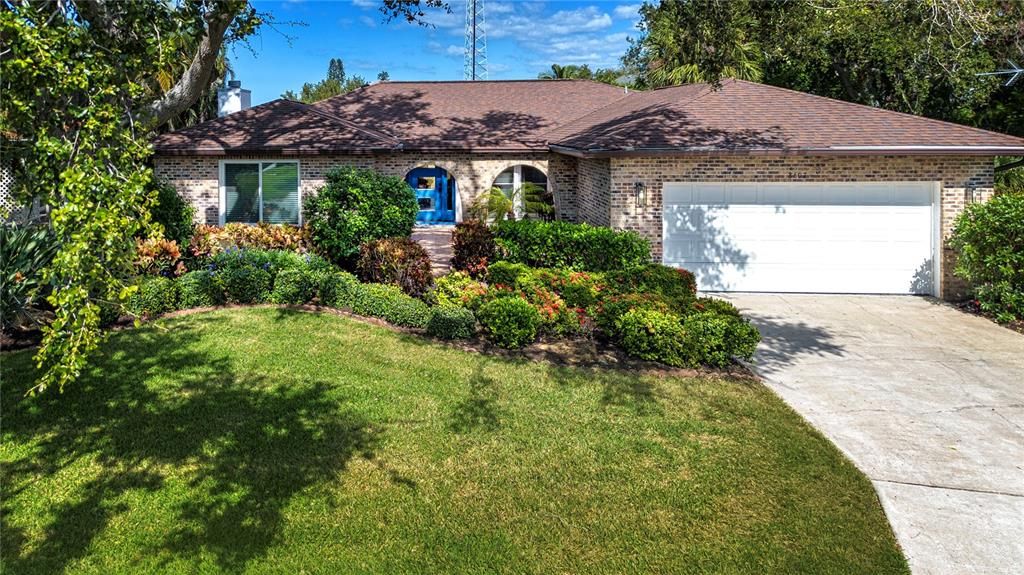 En Venta: $619,000 (3 camas, 3 baños, 2270 Pies cuadrados)