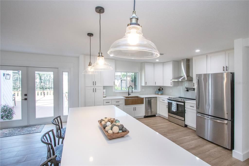 En Venta: $619,000 (3 camas, 3 baños, 2270 Pies cuadrados)