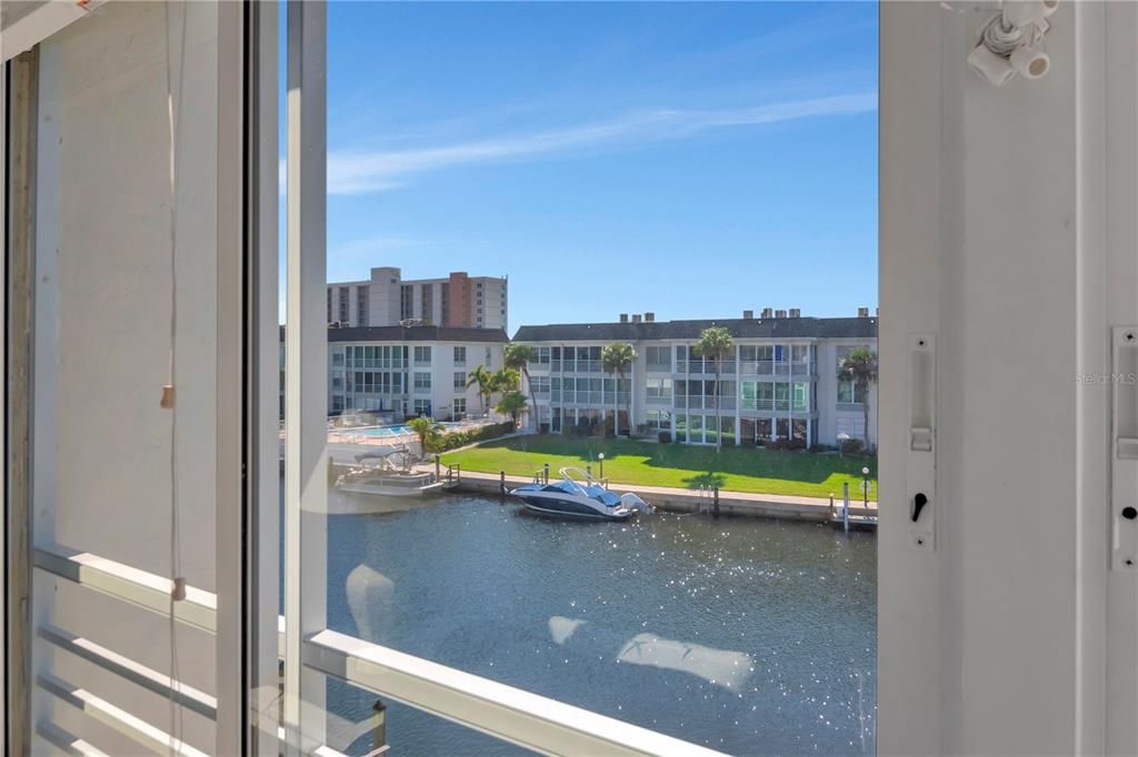 待售: $370,000 (1 贝兹, 1 浴室, 837 平方英尺)