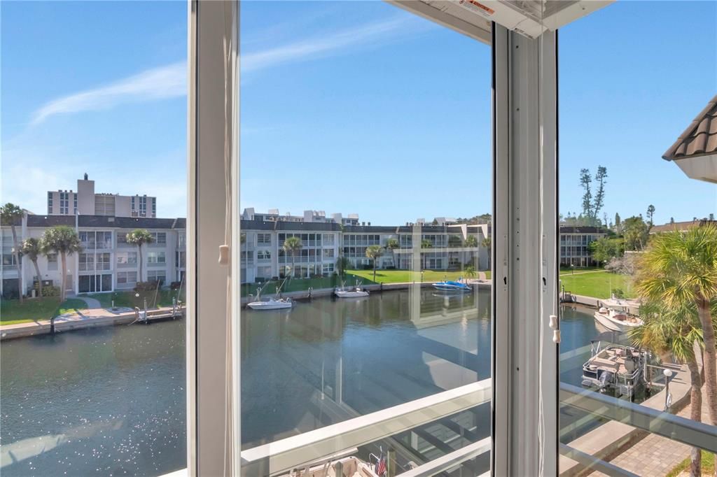 待售: $370,000 (1 贝兹, 1 浴室, 837 平方英尺)