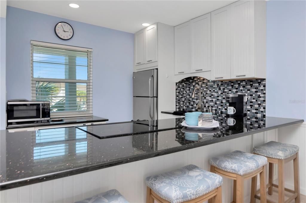 待售: $370,000 (1 贝兹, 1 浴室, 837 平方英尺)