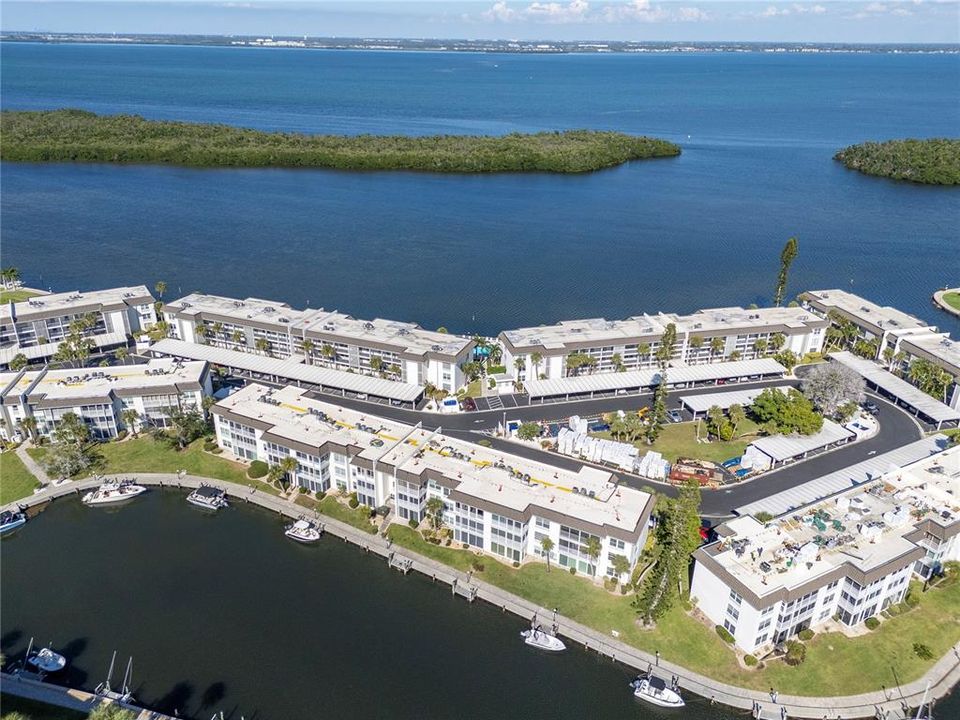 待售: $370,000 (1 贝兹, 1 浴室, 837 平方英尺)