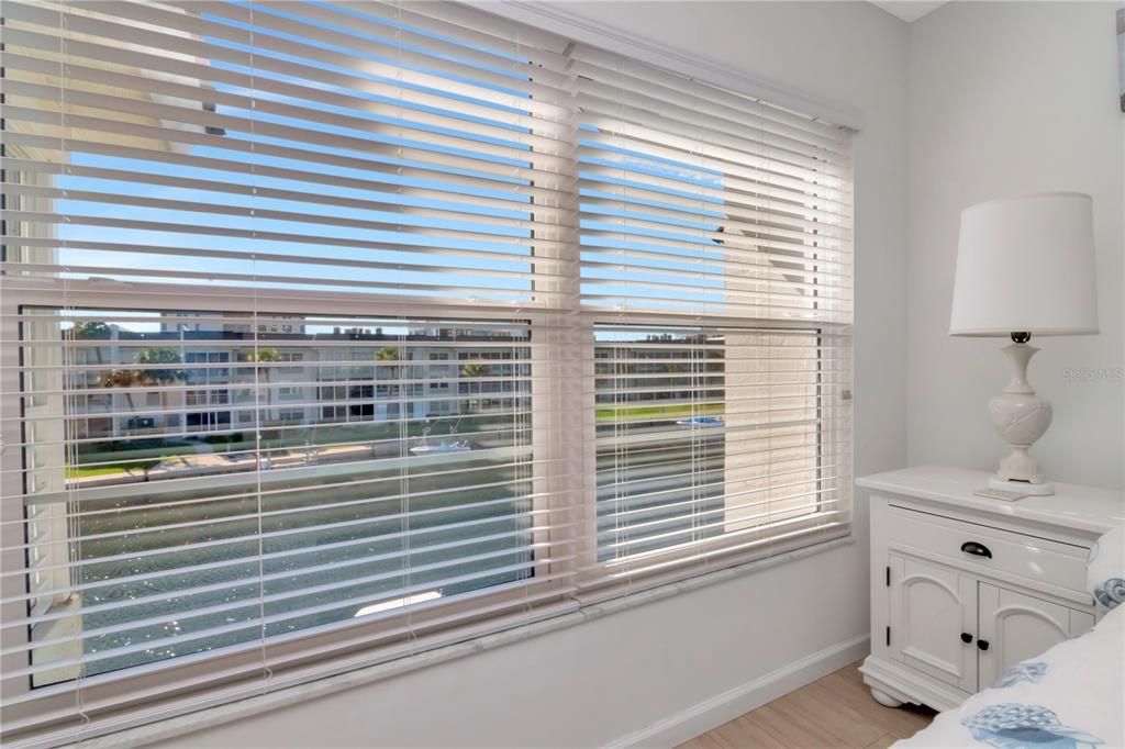 待售: $370,000 (1 贝兹, 1 浴室, 837 平方英尺)