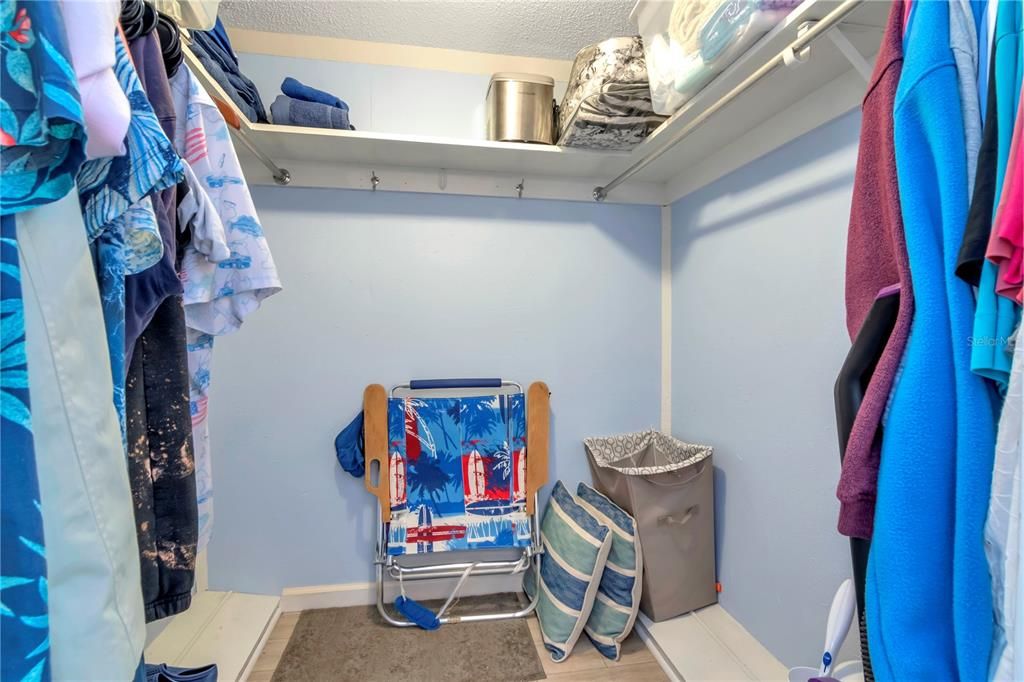 待售: $370,000 (1 贝兹, 1 浴室, 837 平方英尺)