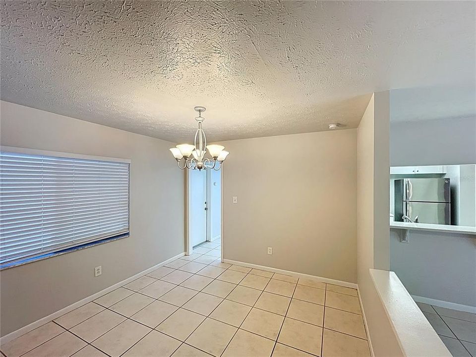 Activo con contrato: $405,000 (3 camas, 2 baños, 1542 Pies cuadrados)