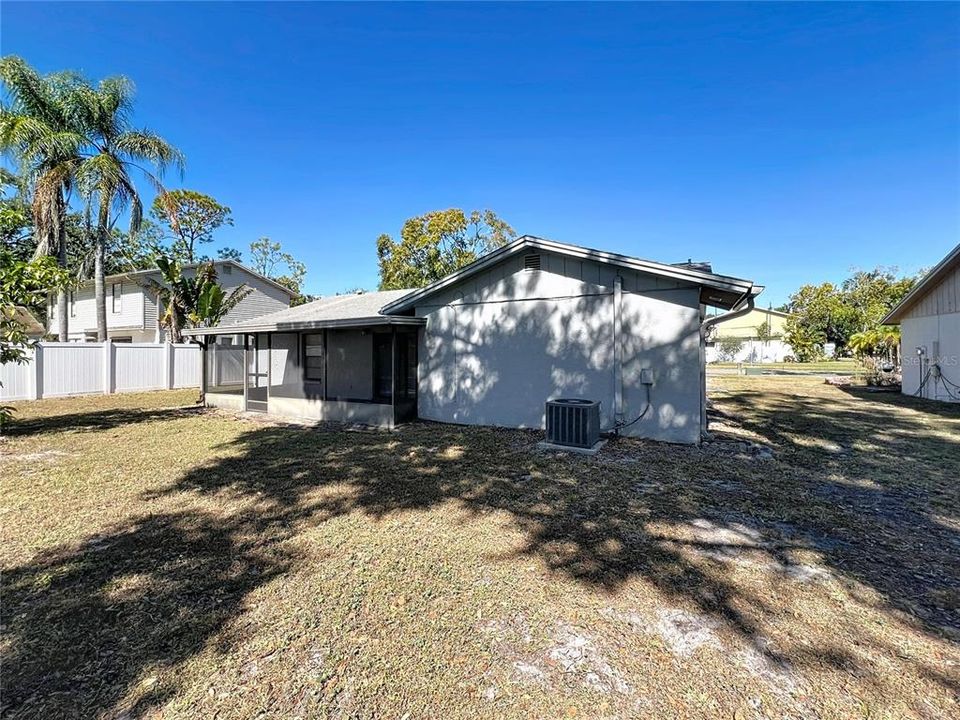 Activo con contrato: $405,000 (3 camas, 2 baños, 1542 Pies cuadrados)