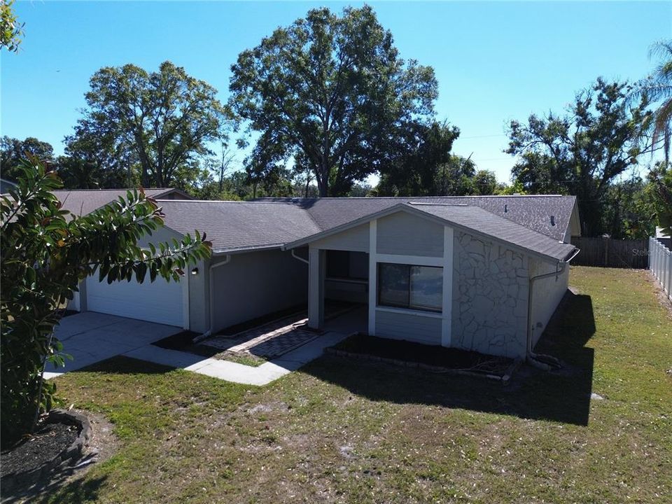 Activo con contrato: $405,000 (3 camas, 2 baños, 1542 Pies cuadrados)