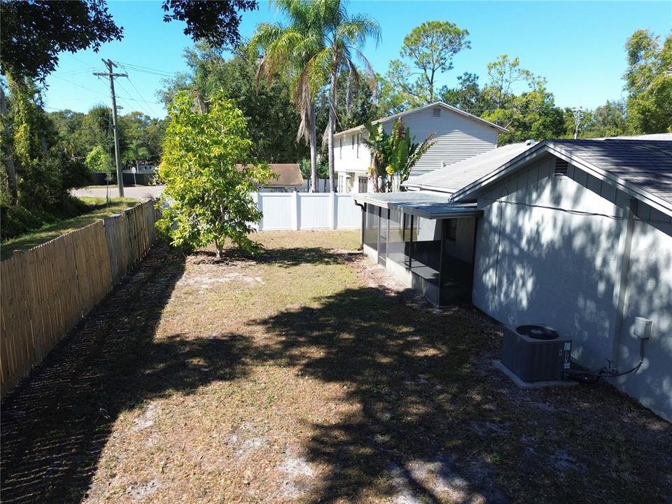 Activo con contrato: $405,000 (3 camas, 2 baños, 1542 Pies cuadrados)