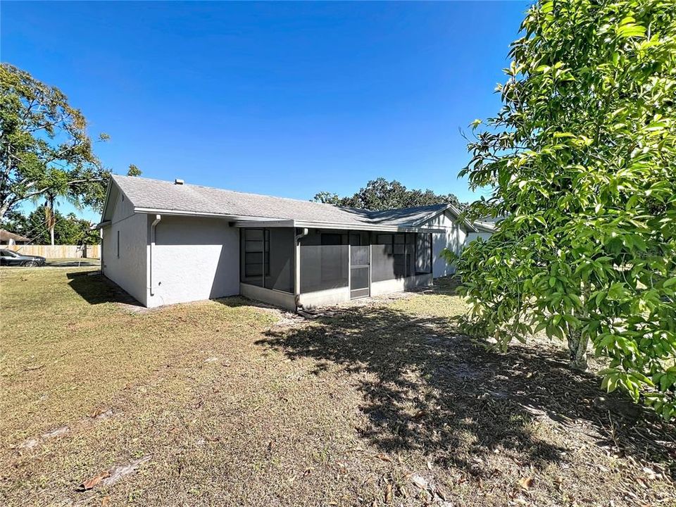 Activo con contrato: $405,000 (3 camas, 2 baños, 1542 Pies cuadrados)