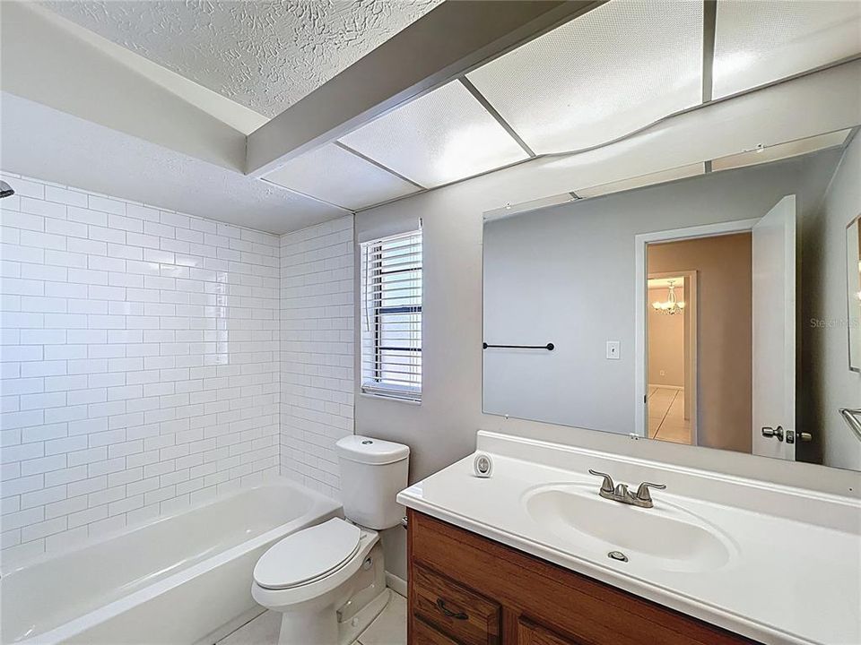 Activo con contrato: $405,000 (3 camas, 2 baños, 1542 Pies cuadrados)