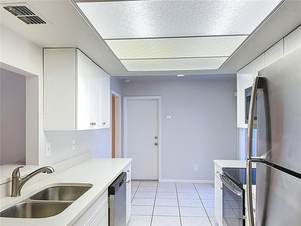 Activo con contrato: $405,000 (3 camas, 2 baños, 1542 Pies cuadrados)