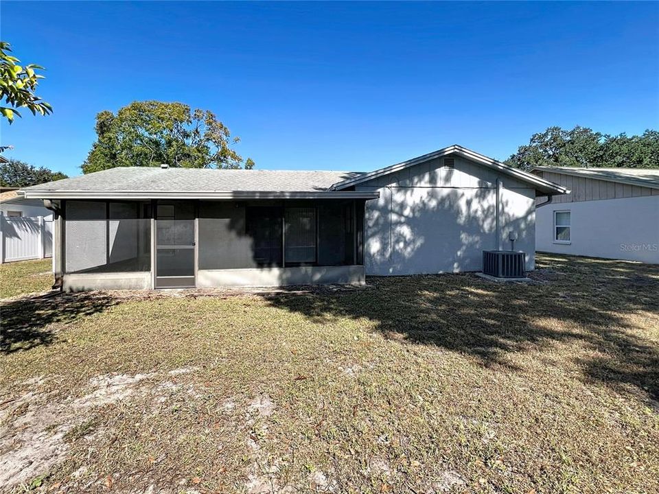 Activo con contrato: $405,000 (3 camas, 2 baños, 1542 Pies cuadrados)