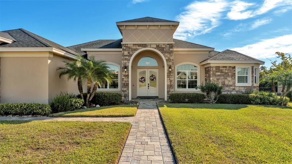 合同活跃: $750,000 (3 贝兹, 3 浴室, 2879 平方英尺)