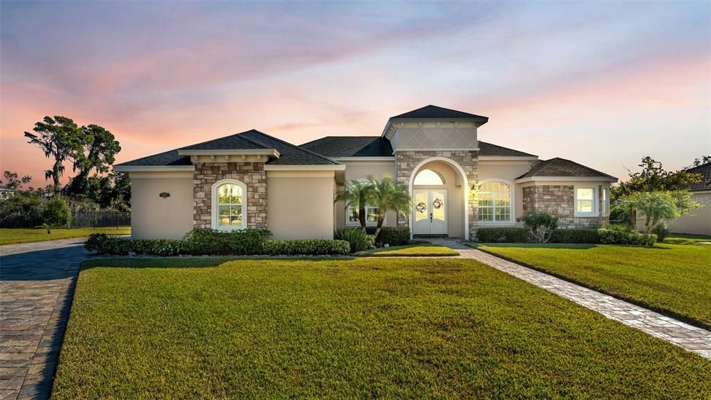 合同活跃: $750,000 (3 贝兹, 3 浴室, 2879 平方英尺)