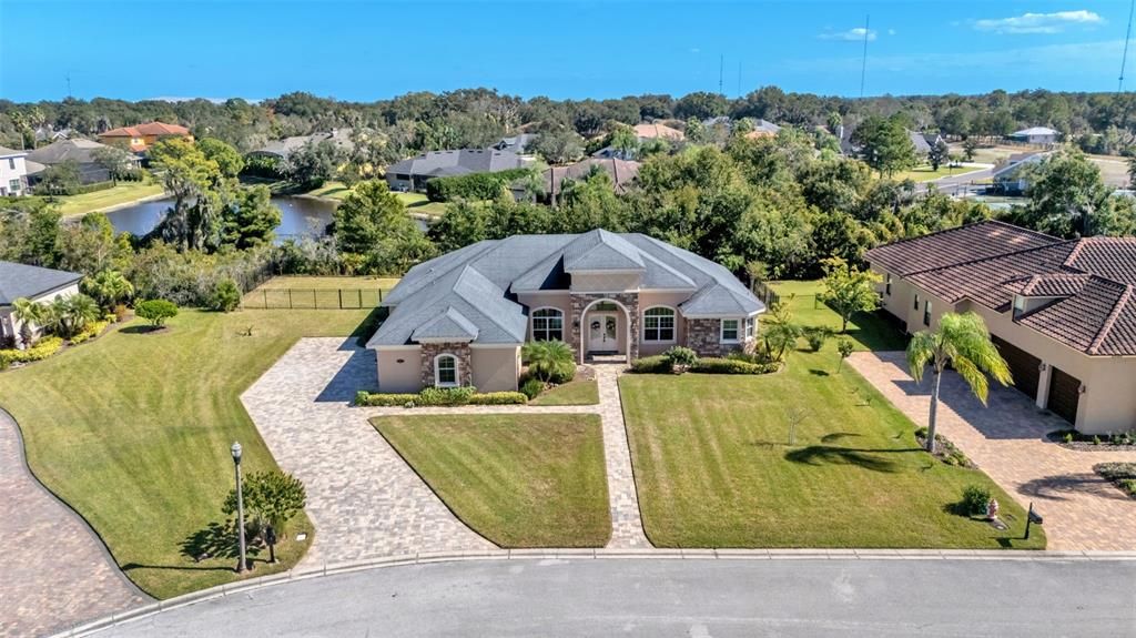 合同活跃: $750,000 (3 贝兹, 3 浴室, 2879 平方英尺)