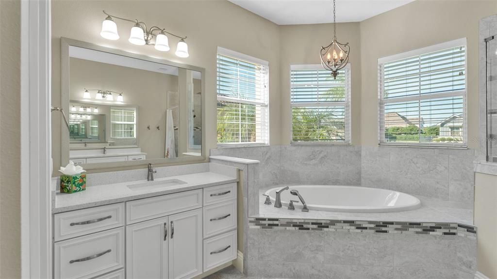 合同活跃: $750,000 (3 贝兹, 3 浴室, 2879 平方英尺)