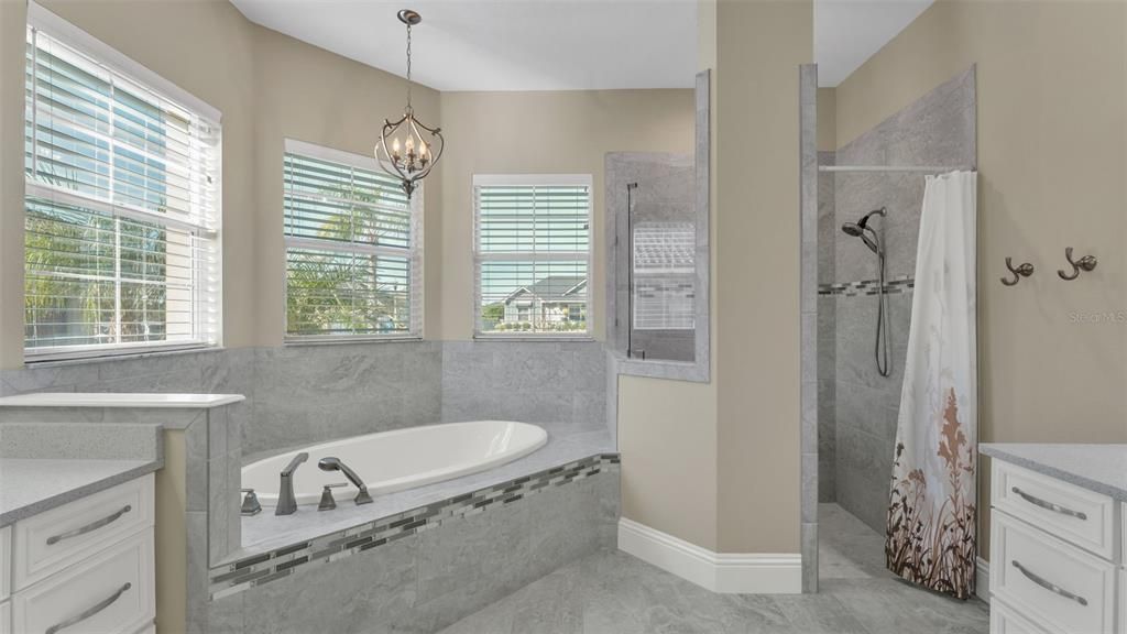 合同活跃: $750,000 (3 贝兹, 3 浴室, 2879 平方英尺)