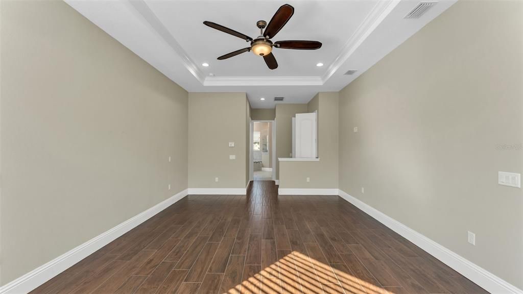 合同活跃: $750,000 (3 贝兹, 3 浴室, 2879 平方英尺)