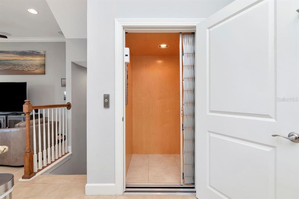 待售: $1,240,000 (4 贝兹, 3 浴室, 1935 平方英尺)