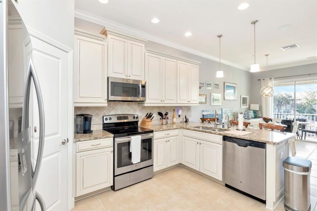 待售: $1,240,000 (4 贝兹, 3 浴室, 1935 平方英尺)