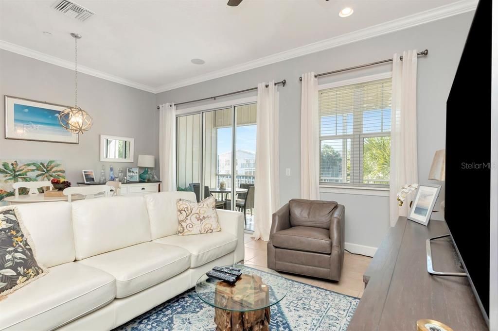 待售: $1,240,000 (4 贝兹, 3 浴室, 1935 平方英尺)