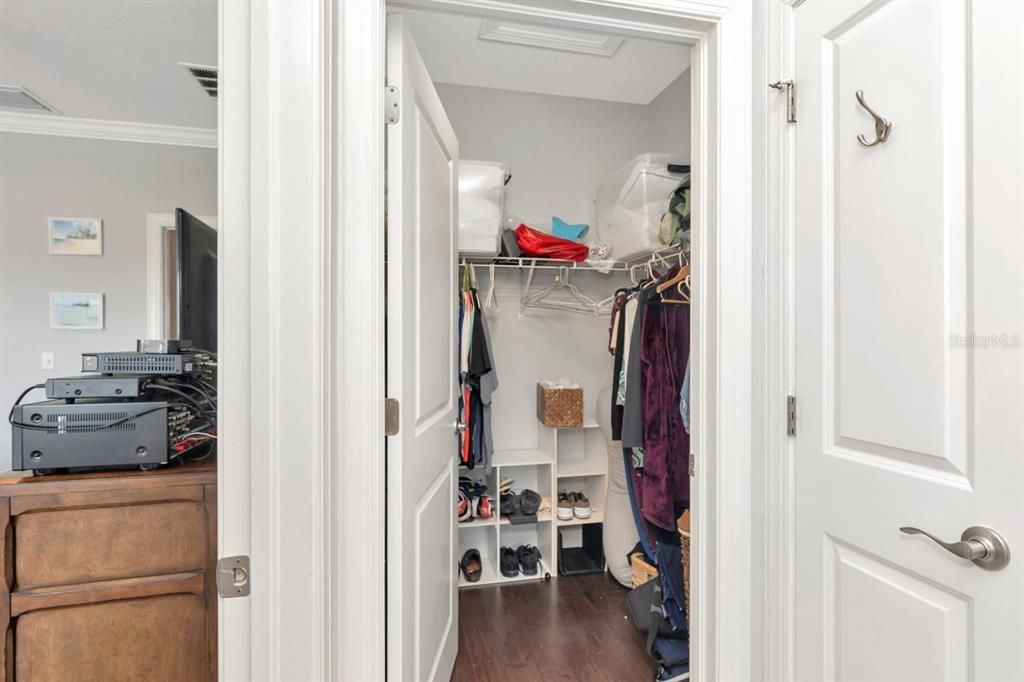 待售: $1,240,000 (4 贝兹, 3 浴室, 1935 平方英尺)