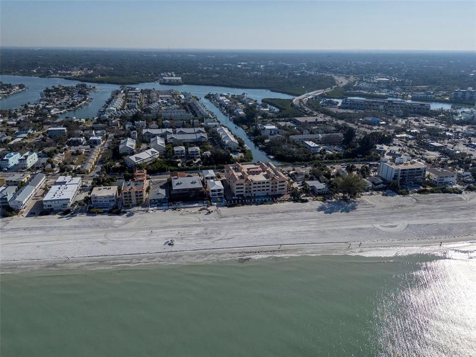 待售: $1,240,000 (4 贝兹, 3 浴室, 1935 平方英尺)