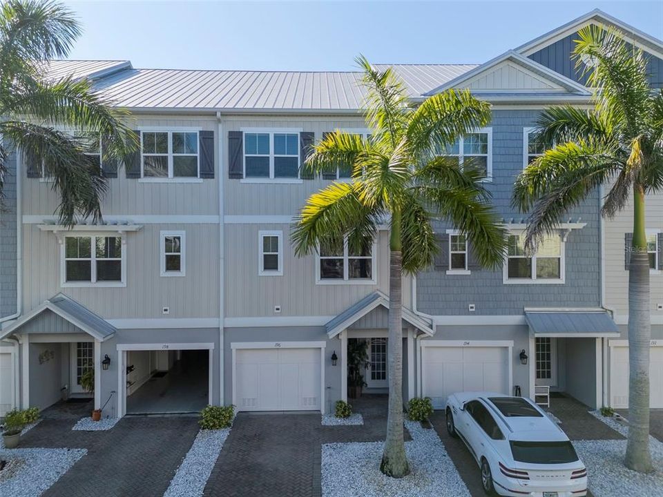 待售: $1,240,000 (4 贝兹, 3 浴室, 1935 平方英尺)