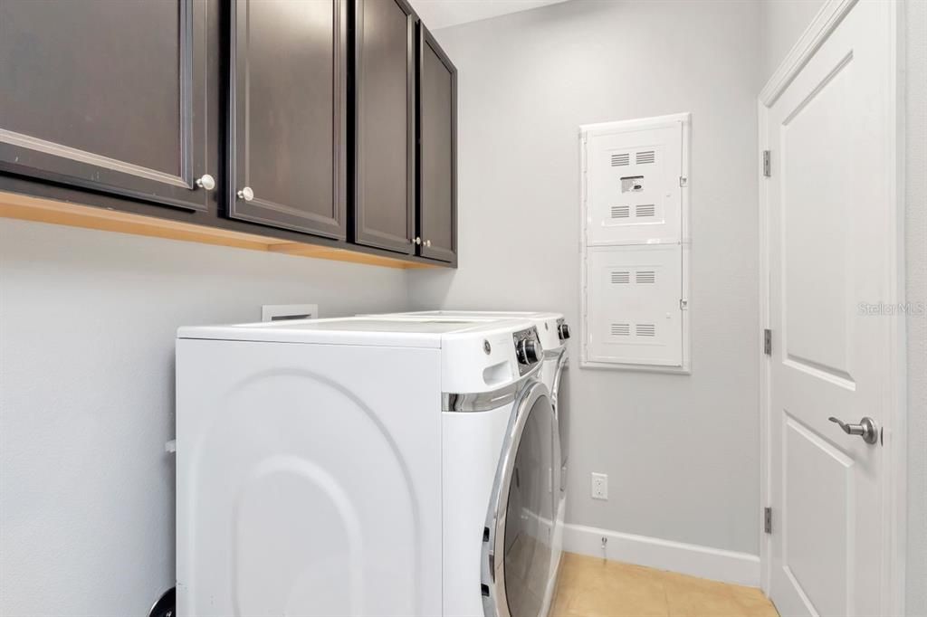 待售: $1,240,000 (4 贝兹, 3 浴室, 1935 平方英尺)