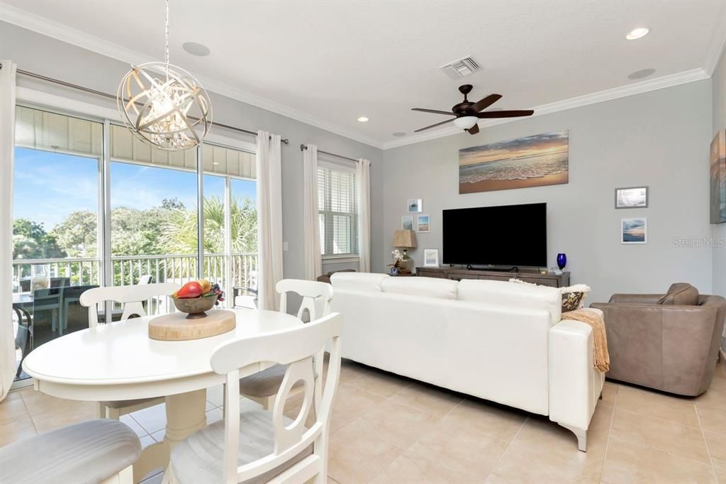 待售: $1,240,000 (4 贝兹, 3 浴室, 1935 平方英尺)