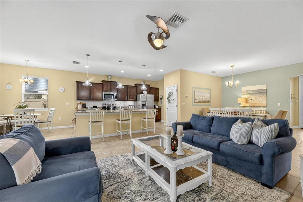 For Sale: $345,000 (3 beds, 2 baths, 1852 Square Feet)