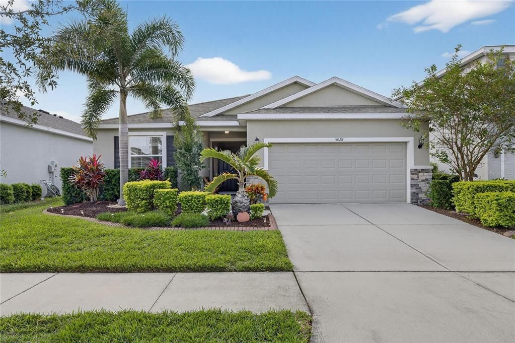 For Sale: $345,000 (3 beds, 2 baths, 1852 Square Feet)