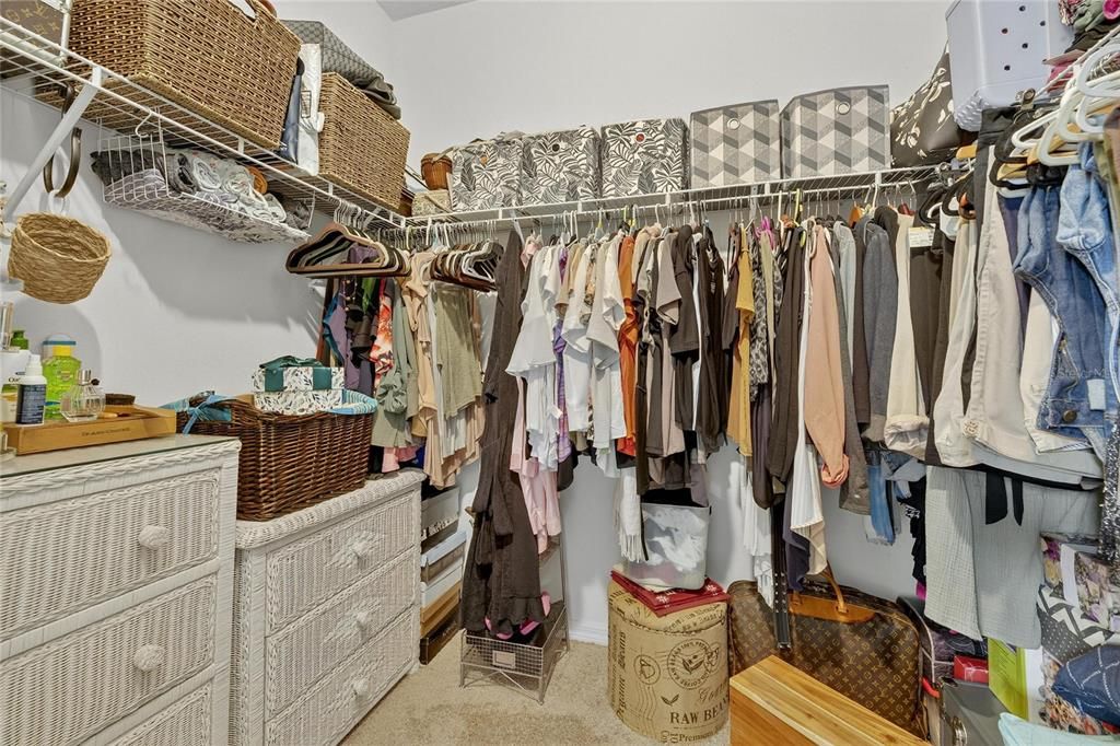 For Sale: $345,000 (3 beds, 2 baths, 1852 Square Feet)