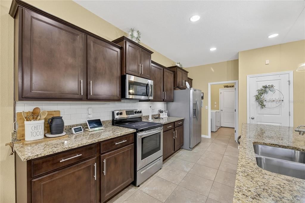 For Sale: $345,000 (3 beds, 2 baths, 1852 Square Feet)