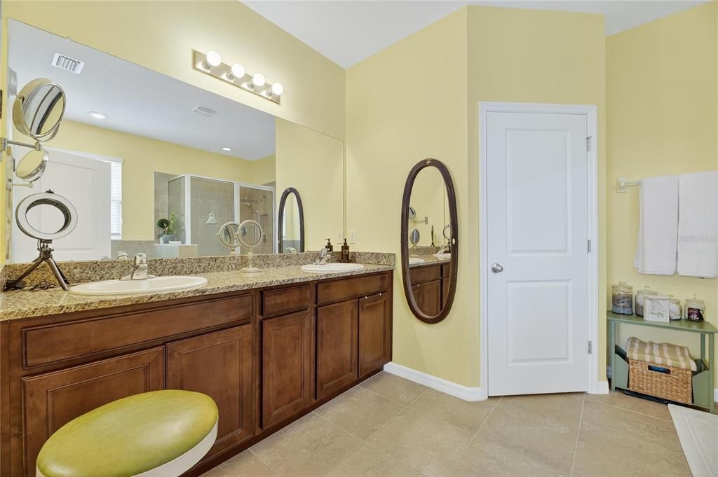 For Sale: $345,000 (3 beds, 2 baths, 1852 Square Feet)