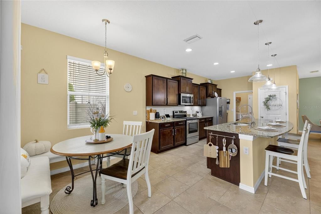 For Sale: $345,000 (3 beds, 2 baths, 1852 Square Feet)