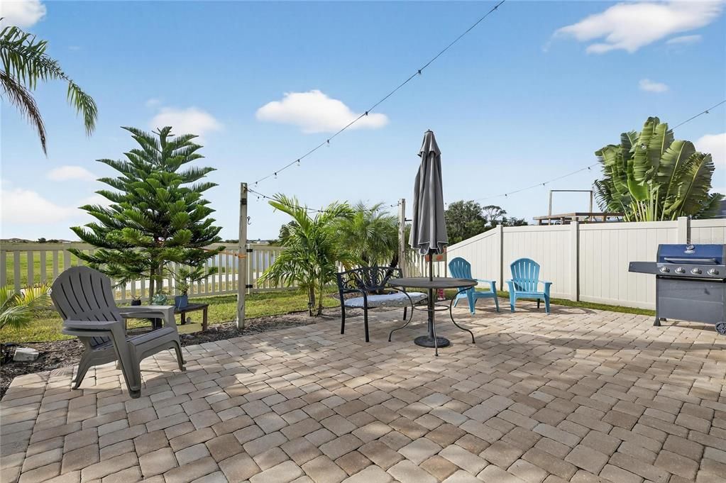 For Sale: $345,000 (3 beds, 2 baths, 1852 Square Feet)