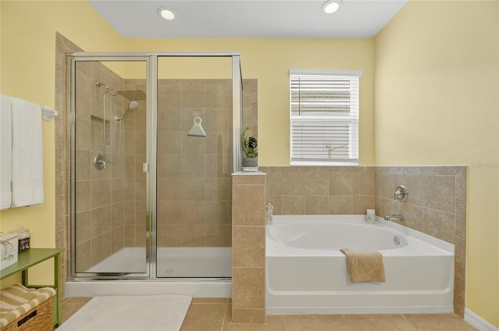 For Sale: $345,000 (3 beds, 2 baths, 1852 Square Feet)