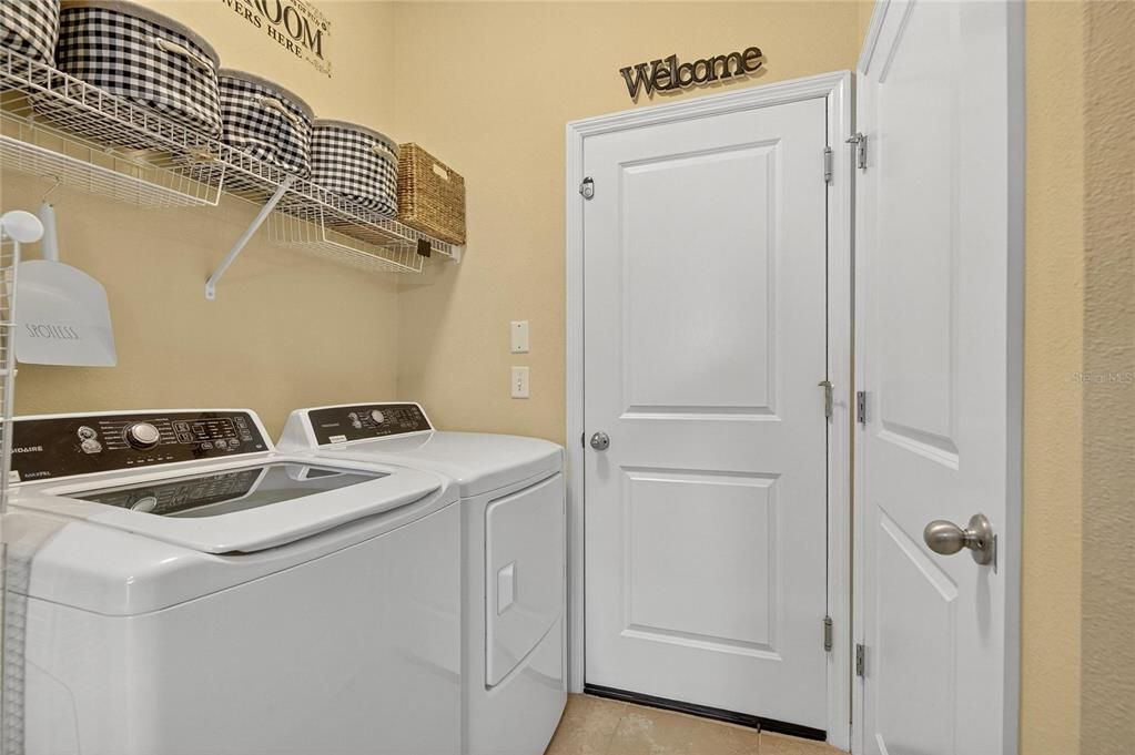 For Sale: $345,000 (3 beds, 2 baths, 1852 Square Feet)