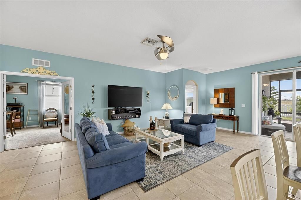 For Sale: $345,000 (3 beds, 2 baths, 1852 Square Feet)