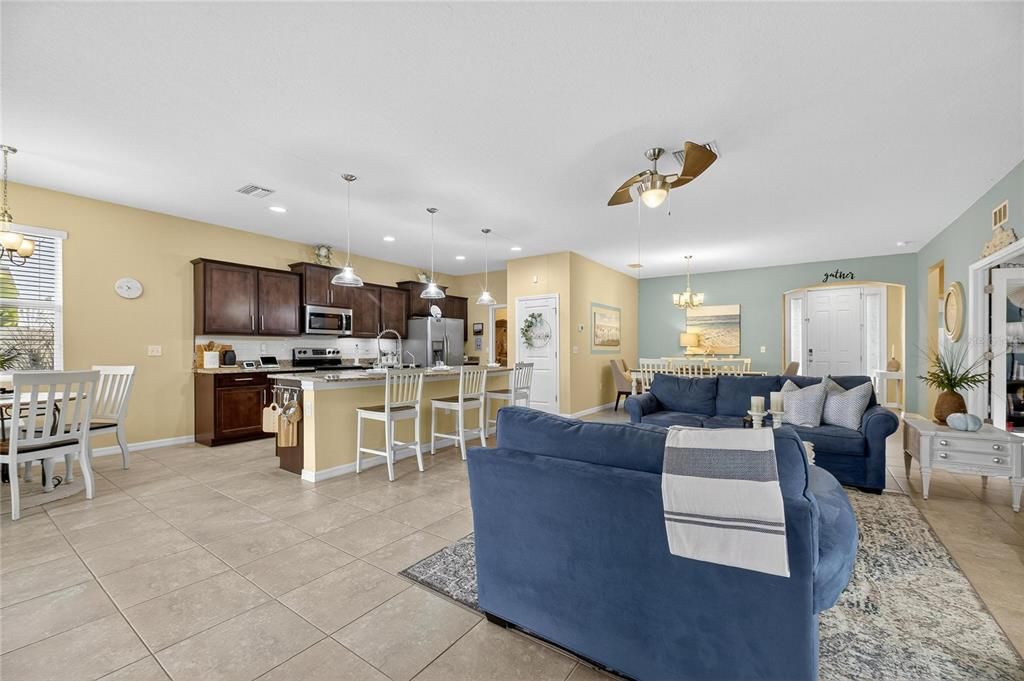 For Sale: $345,000 (3 beds, 2 baths, 1852 Square Feet)